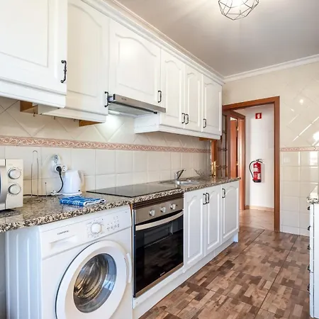 Sunny Retreat With Pool And Balcony By Lovelystay *