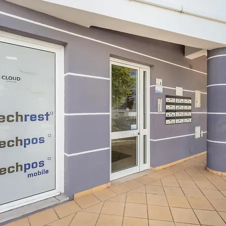 Sunny Retreat With Pool And Balcony By Lovelystay