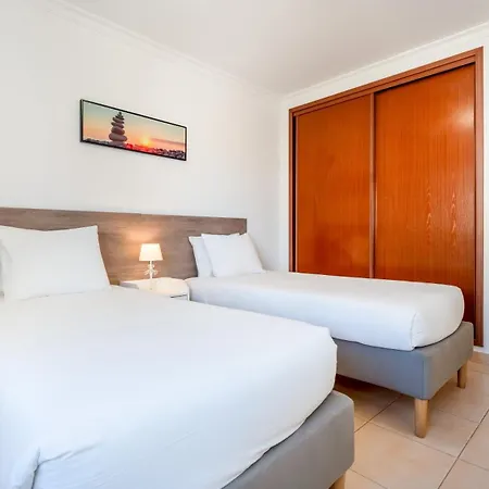 Apartment Lovely 2br Retreat With Pool & Balcony By Lovelystay *