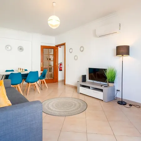 Sunny Retreat With Pool And Balcony By Lovelystay *